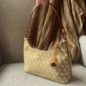❌sold❌Dooney & Bourke Vintage Y2K Mini Purse Handbag Satchel Gold Beige Monogram